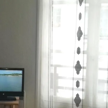 Au Pied De La Butte Apartamento *